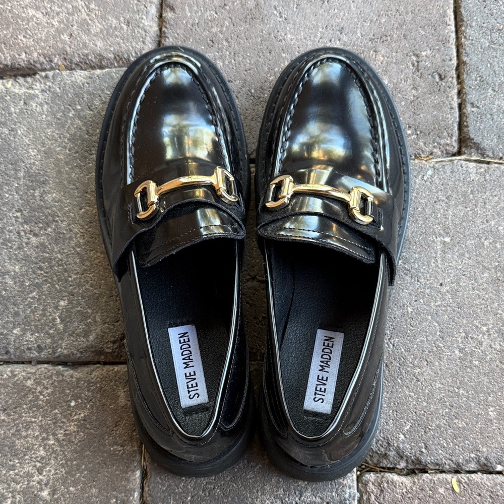 Steve Madden Glossy Black Loafers with Gold Horsebit 8.5